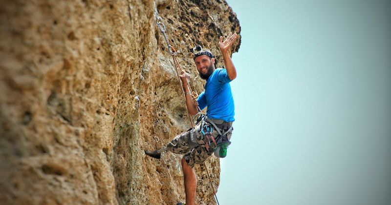 images/articles/402/hassan-rock-climbing.jpg